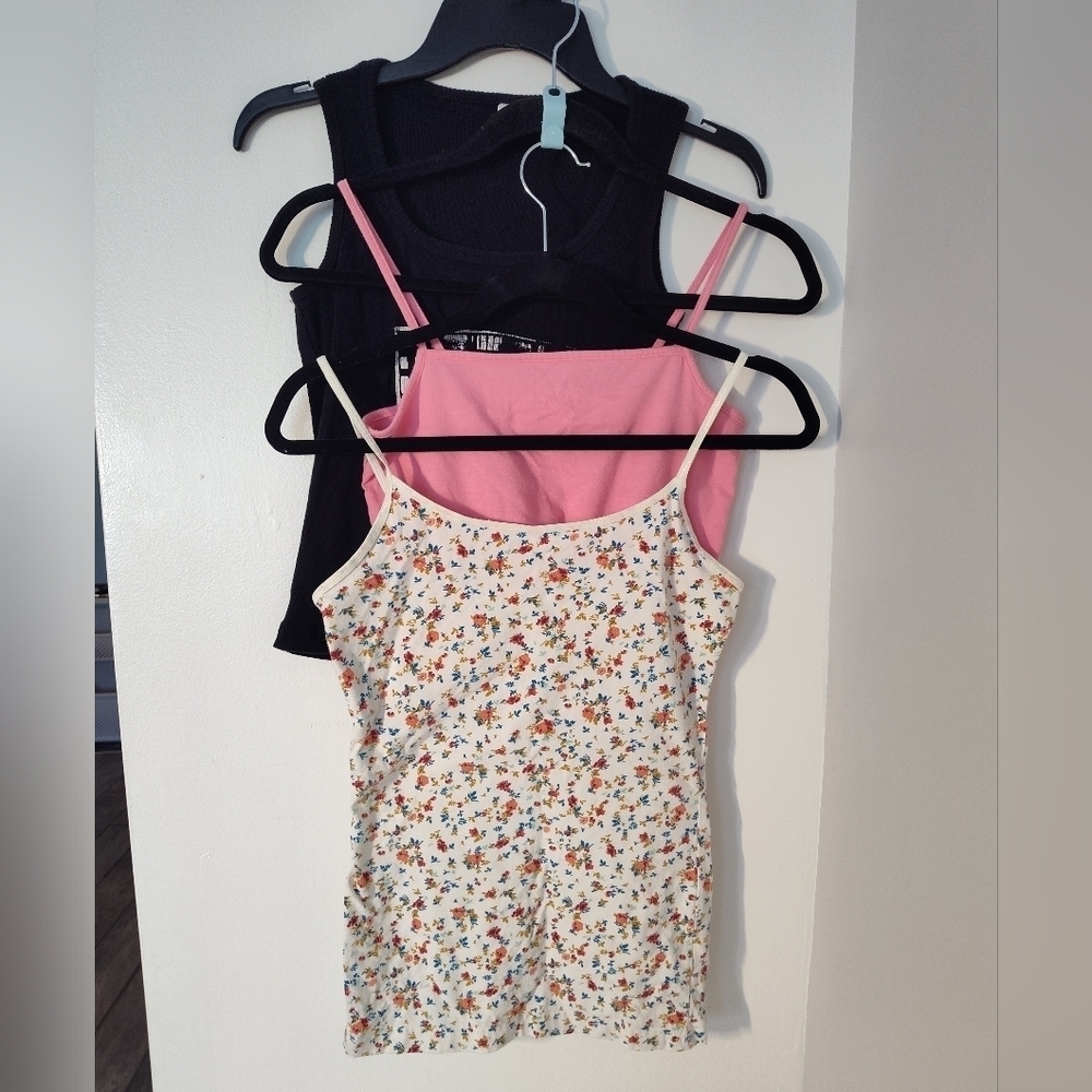 Bundle Of 3 Tank Top Size M #381